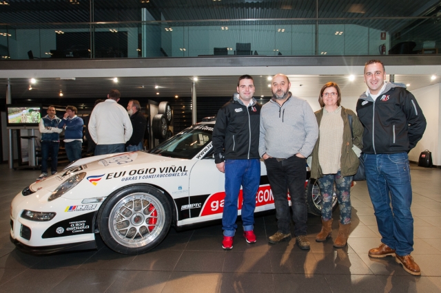 004 presentacion ares racing 36